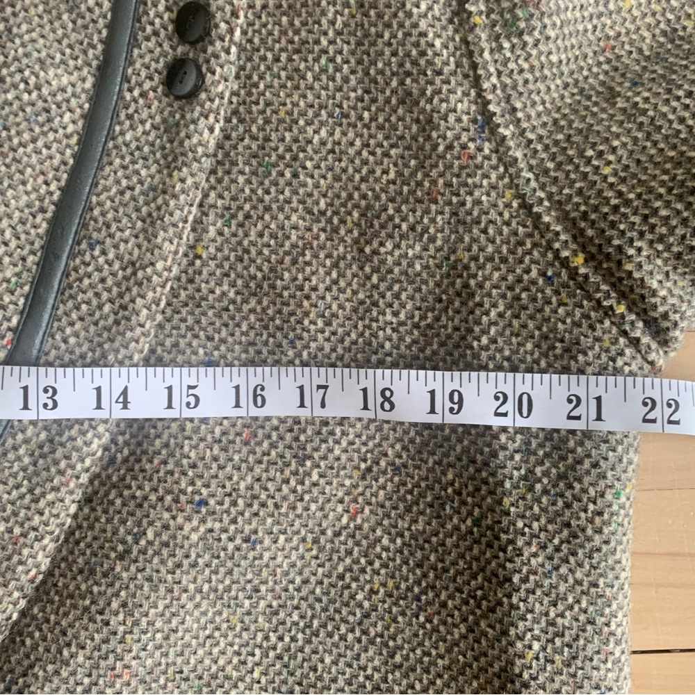 VINTAGE - San Bo Tweed Wool-Blend Jacket with Faux Leather Trim - Picture 7 of 14